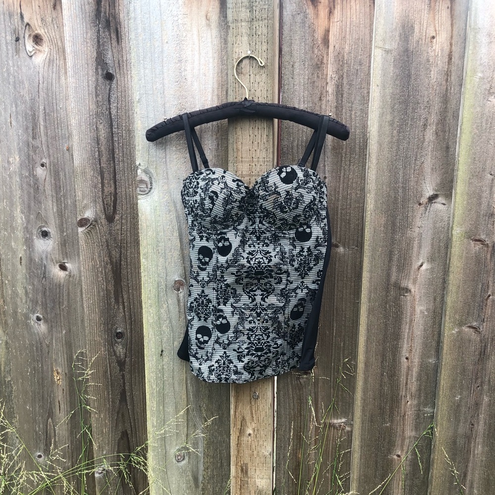 Skull corset